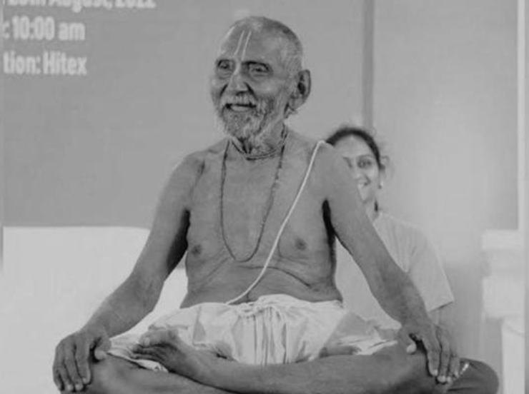 Swami Sivananda passes away