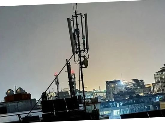 Taliban Shut Down Internet, Severing Women’s Last Tie to Education